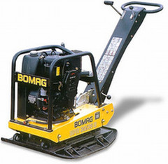 Vibrationsplatte 125kg mit Vor- und R&uuml;cklauf mieten leihen