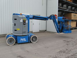 Gelenk-Teleskop-Arbeitsb&uuml;hne mieten leihen