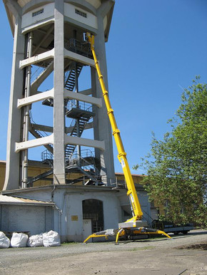 Kettenarbeitsb&uuml;hne, Raupenarbeitsb&uuml;hne von Omme mieten leihen