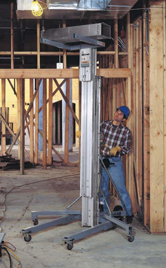 Manueller Materiallift  mieten leihen