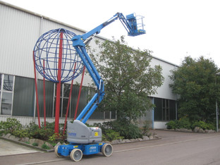 Gelenk-Teleskop-Arbeitsb&uuml;hne mieten leihen