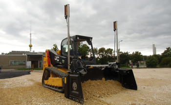 Laderaupe mit lasergesteuertem Planierschild mieten leihen