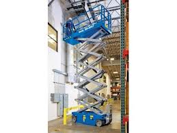 Scheren-Arbeitsb&uuml;hne mieten leihen