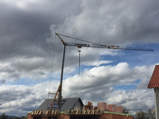 24 m Untendreher  BauKran  mieten leihen