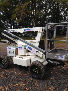 Gelenkteleskoparbeitsb&uuml;hne 12m selbstfahrend mit Ausleger mieten leihen